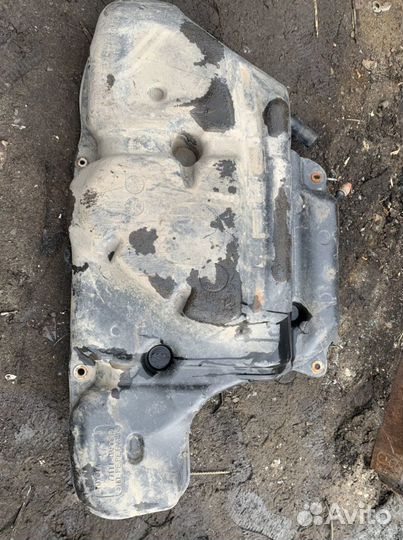 Бак топоивный Toyota Corolla E150