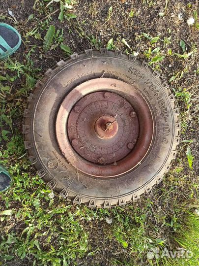 R10 Accelera 651 135/35, PCD 3x115 DIA 52