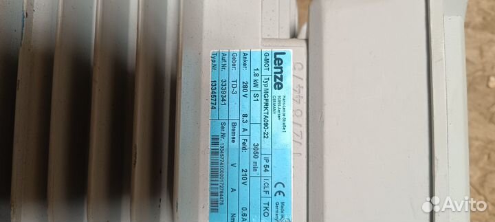 Электродвигатель с редуктором