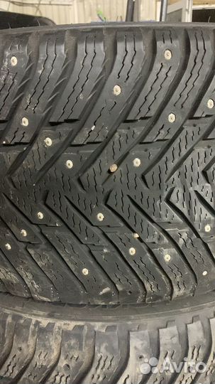 Nokian Tyres Hakkapeliitta 8 245/45 R19 и 275/40 R19