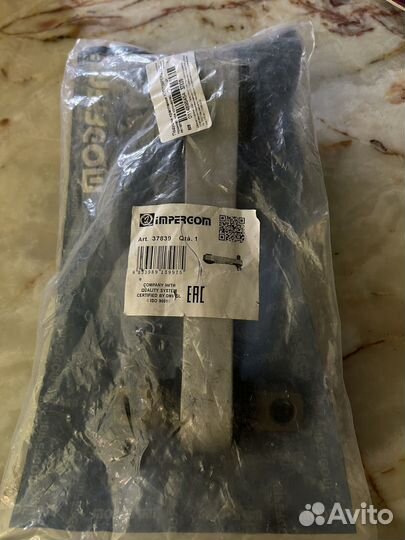 Крепление подушки кпп Saad 9.5 1997г