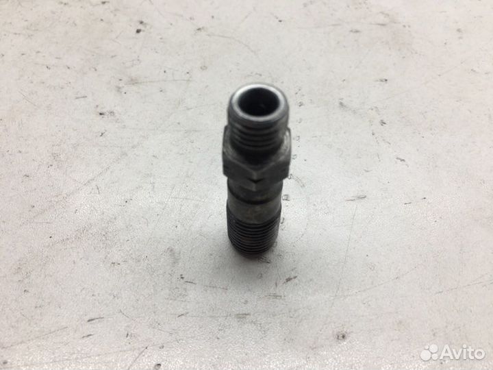 Штуцер Toyota Land Cruiser HZJ105 1HZ 1999