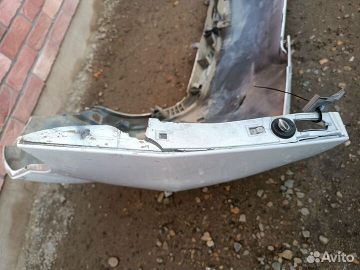 Задний бампер с дефектами Peugeot 308 2011