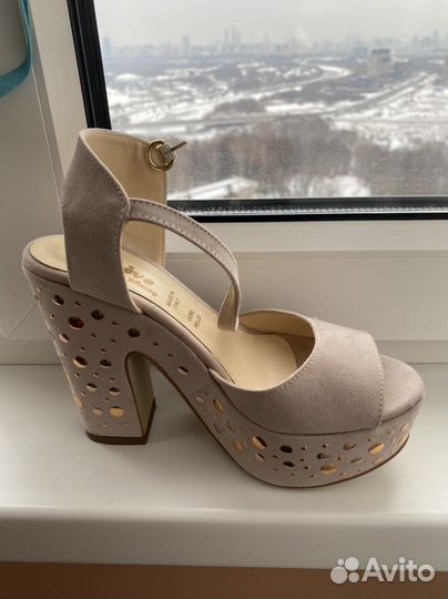 Босоножки 35