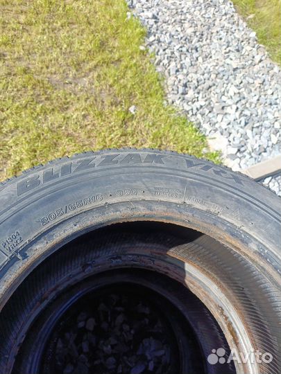 Bridgestone Blizzak VRX 205/65 R16