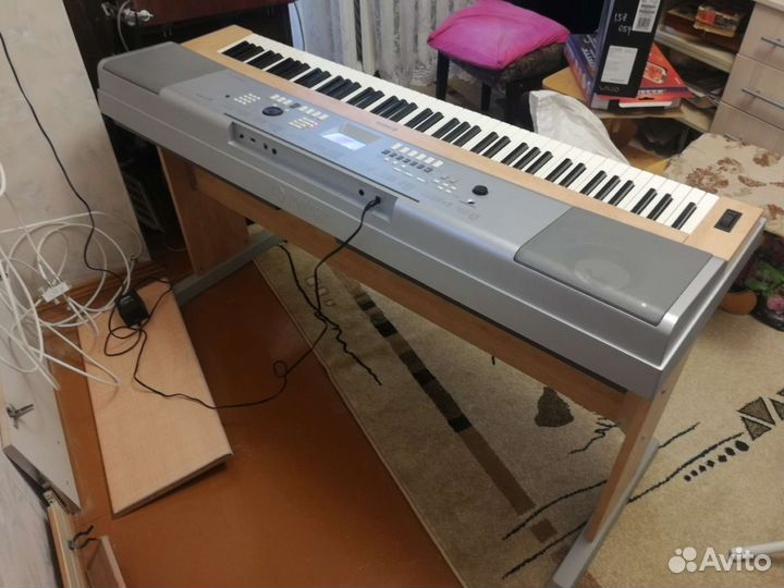 Yamaha Portable grand DGX-620. Синтезатор