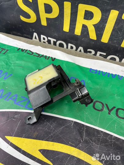 Датчик слепых зон задний правый Kia Carnival 3 2.2