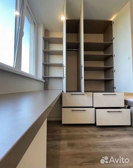 Детская зона у окна для двоих