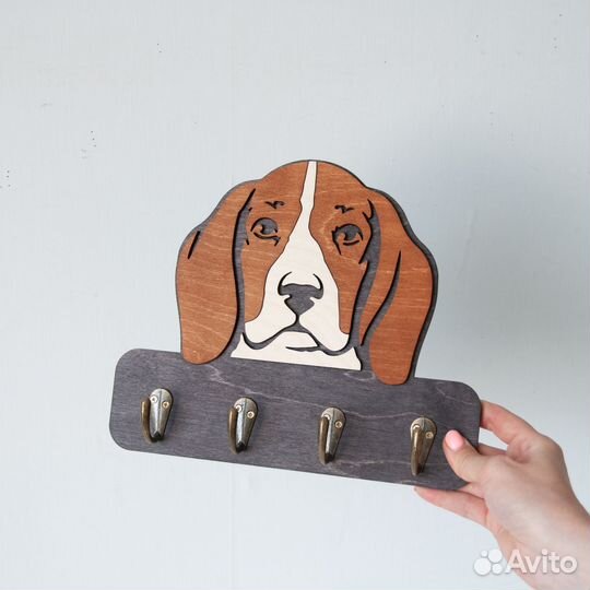 Вешалка для поводков с 4-мя крючками Бигль