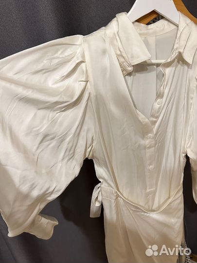 Белое платье с объемными рукавами, вискоза