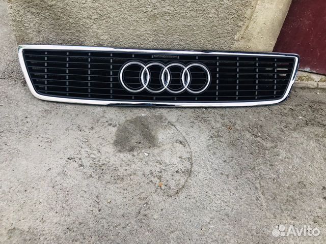Решетка радиатора Audi A8D2