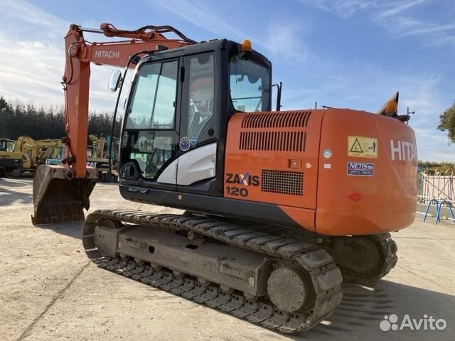 Гусеничный экскаватор Hitachi ZX120, 2017