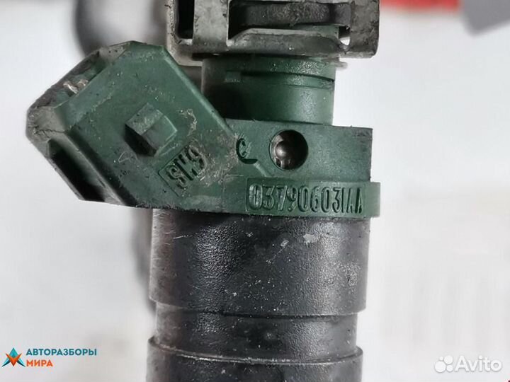 Форсунка Audi A3 8L 1999 037906031AA