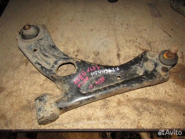 Рычаг передний левый Aveo (T300) 2011