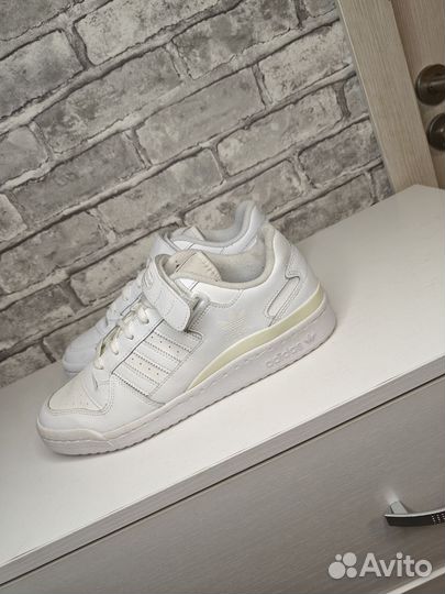 Кроссовки adidas Forum