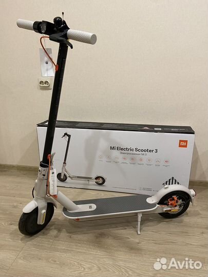 Электросамокат Xiaomi Mi Electric Scooter 3