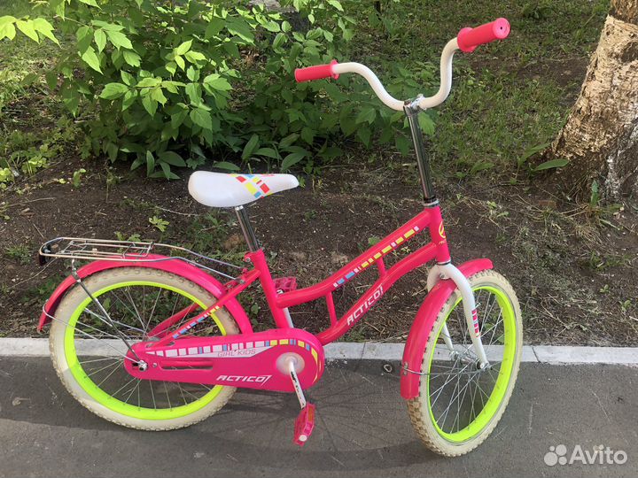 Велосипед для девочки, R20