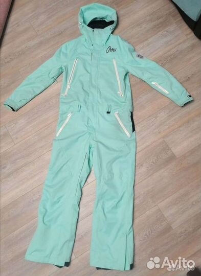 Комбинезон горнолыжный женский