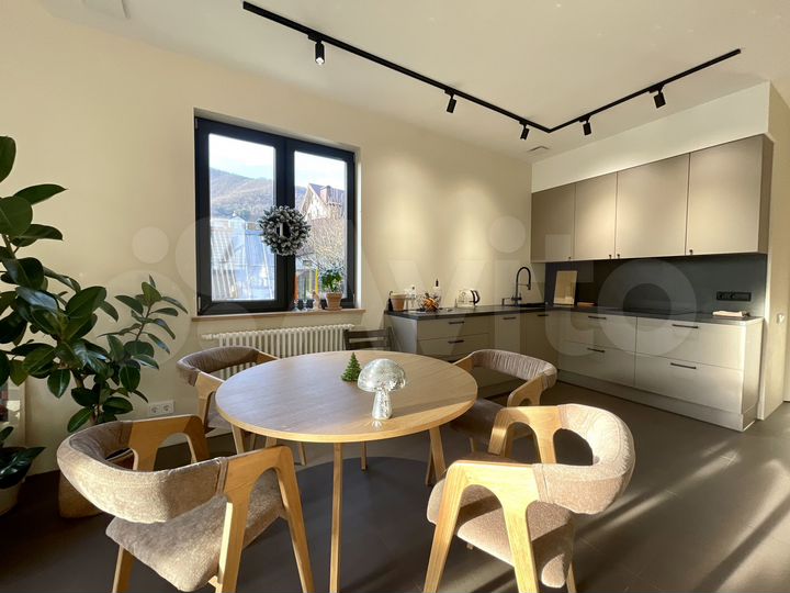 Дом 200 м² на участке 3 сот.