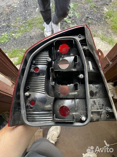 Задний правый фонарь skoda octavia