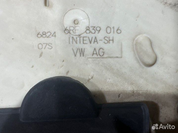 Замок двери задний правый Volkswagen Polo 5