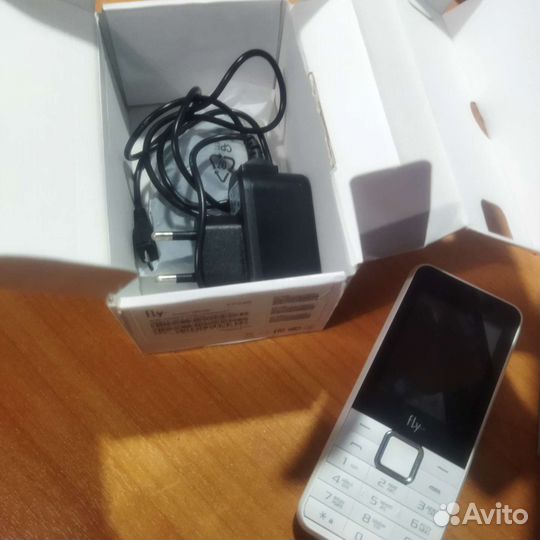 Кнопочный телефон Fly