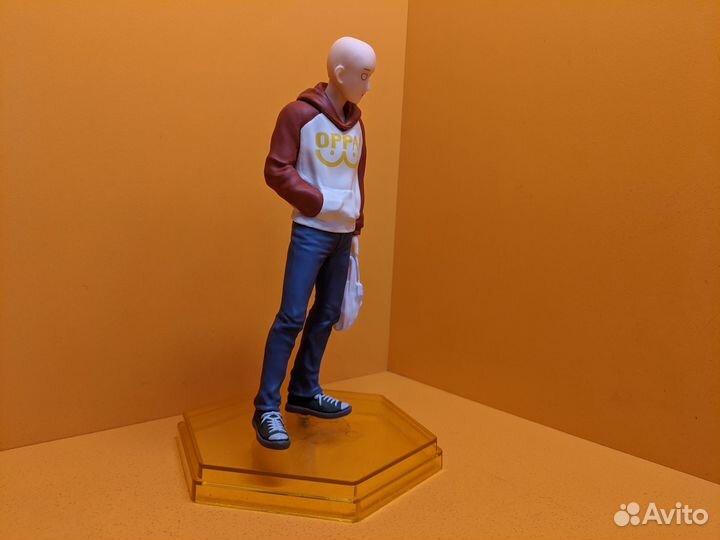 Фигурка Сайтама в кофте из аниме One Punch Man