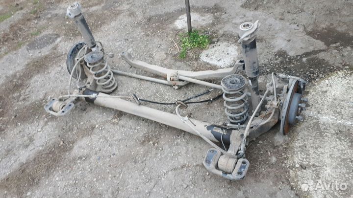 Opel Astra J GTC Задняя балка