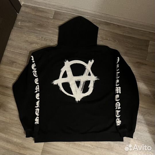 Vetements double anarchy