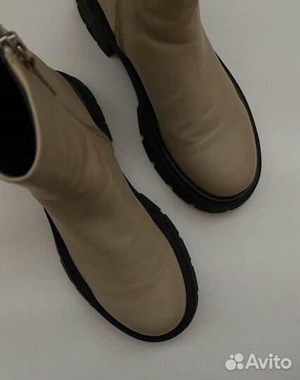 Ботинки zara натурал. кожа 39 размер Демисезон