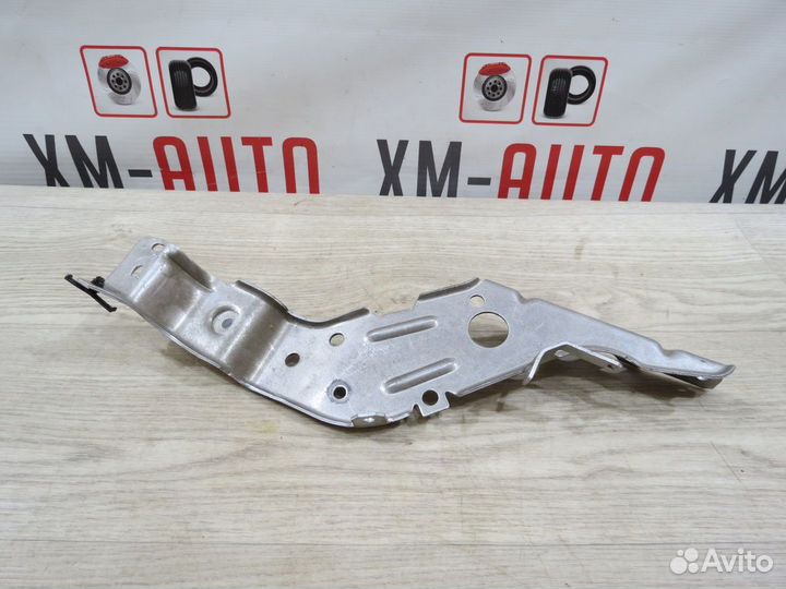 Кронштейн отопителя Audi Q3