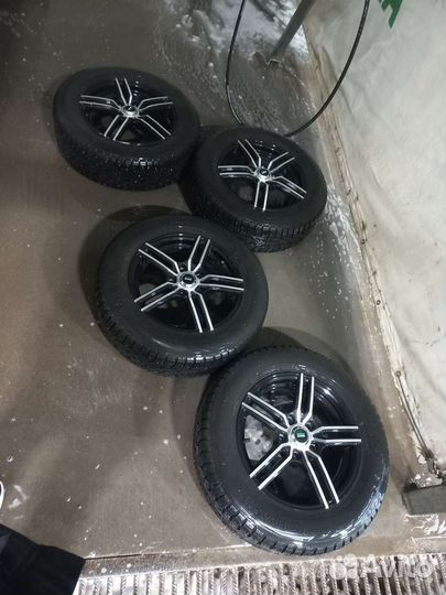 Колеса шипованные комплект 195/65 R15