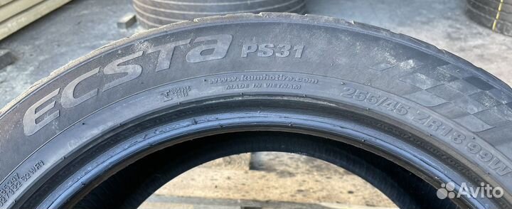 Kumho Ecsta PS31 255/45 R18