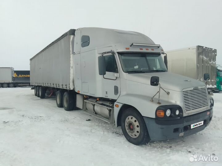 Freightliner Century с полуприцепом, 1999