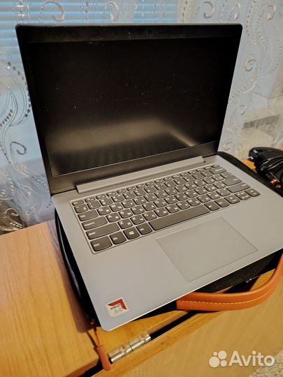 Ноутбук Lenovo ideapad 1-14ast-05