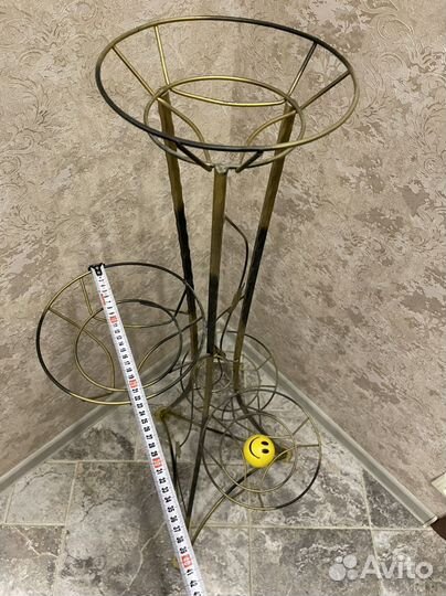 Подставка для цветов напольная кованая