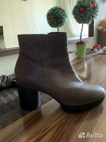 Ботинки женские 37 размер ecco. Натуральная кожа