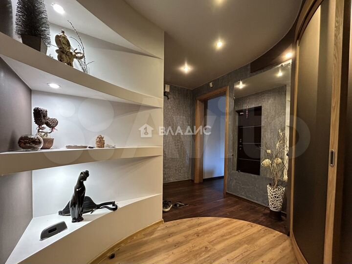 4-к. квартира, 92 м², 7/10 эт.