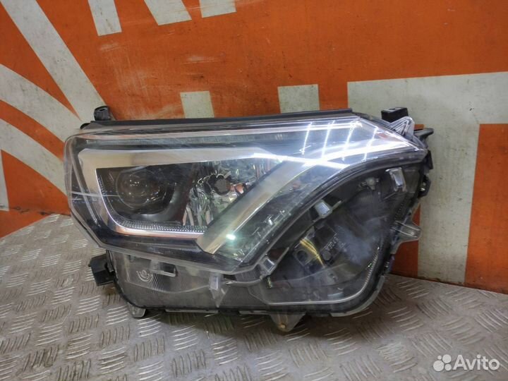 Фара правая Toyota Rav4 4 CA40 2015-2019
