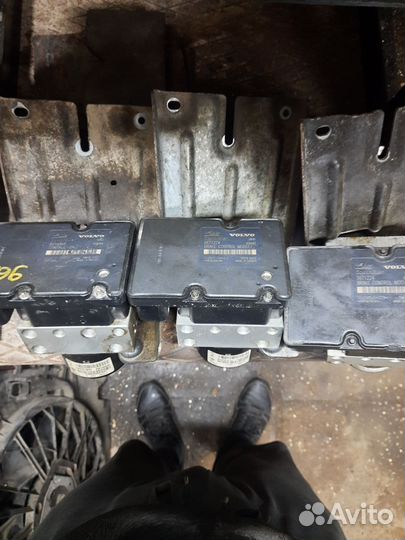 Блок абс volvo хс90