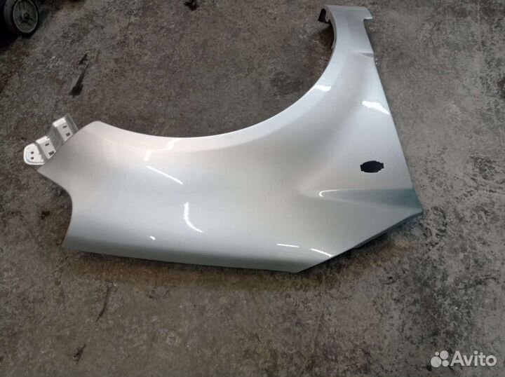 Suzuki sx4 переднее правое крыло