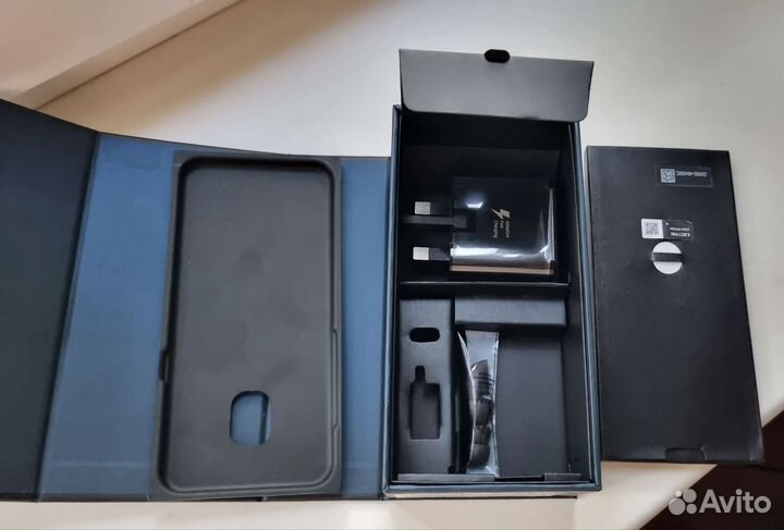Коробка от samsung s8