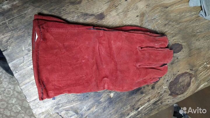 Перчатки сварочные и сварочные горелки