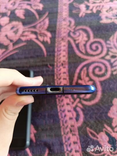 Телефон Honor 20