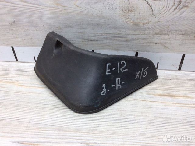 Брызговик задний правый Toyota Corolla E12