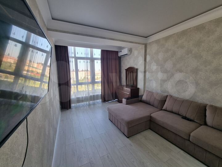 1-к. квартира, 65 м², 8/13 эт.
