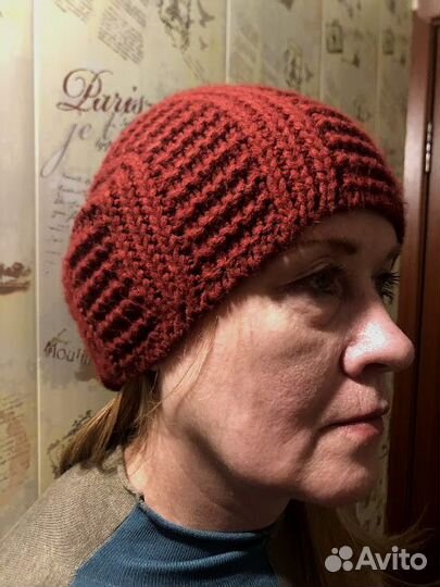 Шапки женские демисезонные. Размер 58