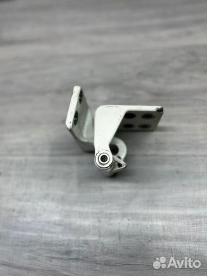 Петля двери левая Man Tgl Tgm Tgs Tga D0834 2012