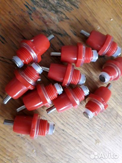 Поилка ниппельная для птиц, кроликов, нутрий, грыз