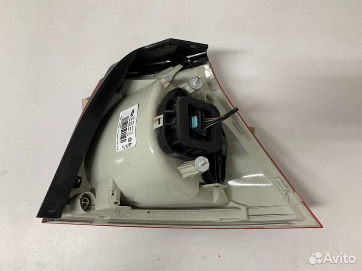 Фонарь задний левый Volkswagen Golf 5 (5 хб)